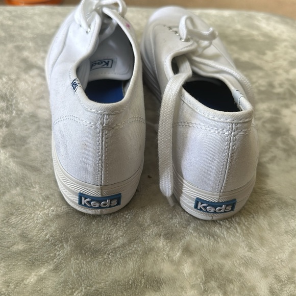 Platform ked White sneaker size6 1/2 - Picture 2 of 3